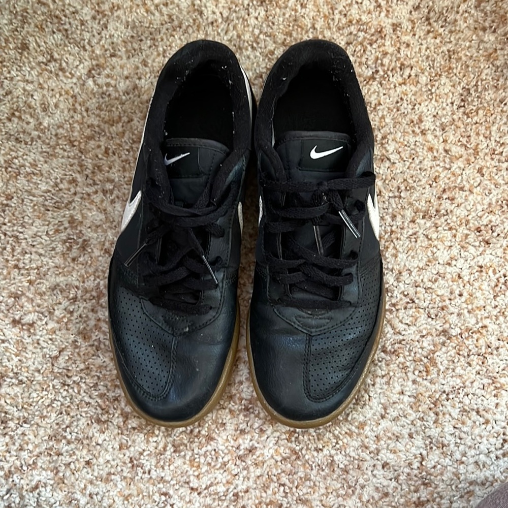 Nike soccer shoes. Size 7 in Womens